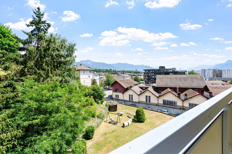 Studio rénové Balcon ensoleillé Vue dégagée (2)