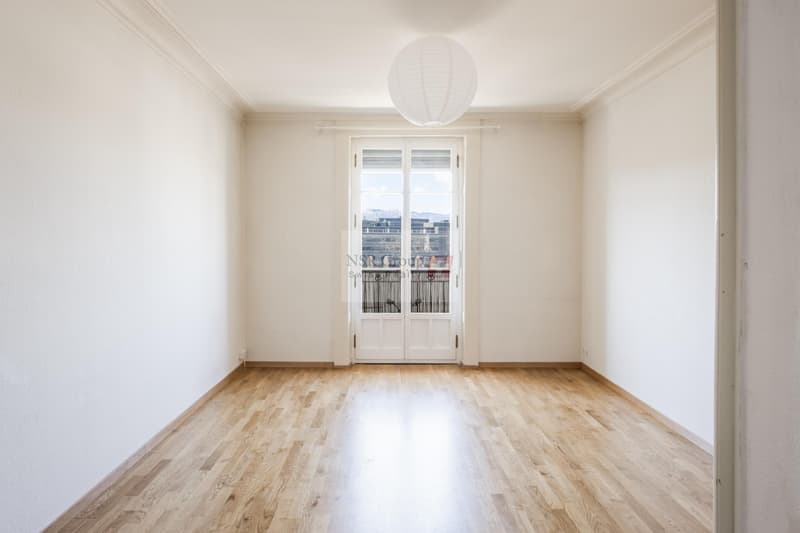 1227 Carouge