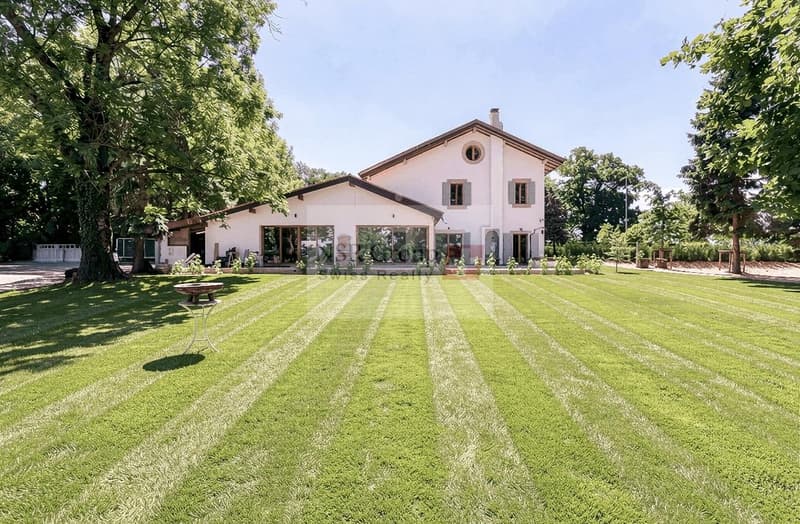 Belle maison de maître à louer ? 10 pièces au coeur de Presinge (1)