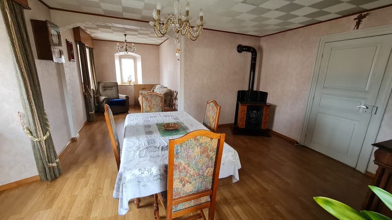 Maison de village avec dépendances (5)