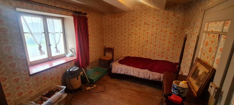 Maison de village à rénover (4)