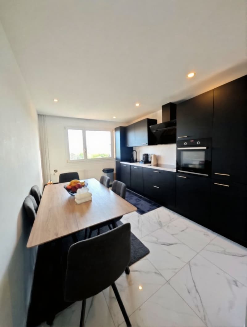 Coup de coeur assuré :  appartement 3 pièces rénové avec balcon proche de la frontière Suisse (2)
