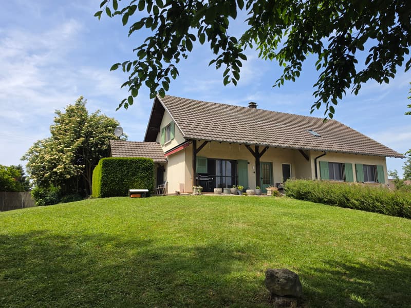 Spacieuse maison rénovée avec 5 chambres sur 18 ares (2)
