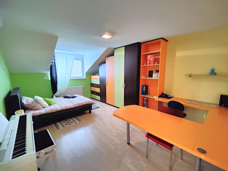 Maison familiale et conviviale aux volumes exceptionnels (12)