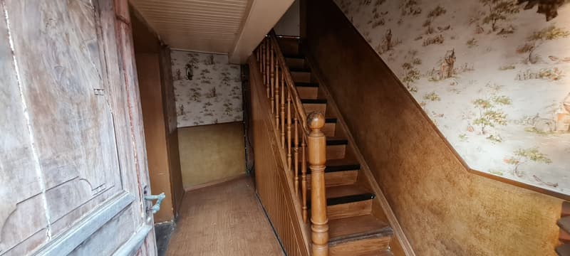 Ferme avec dépendances et hangar (8)
