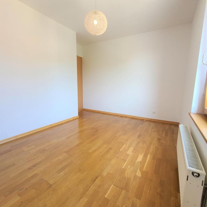 Spacieux F3 de 87m² au centre-village (7)