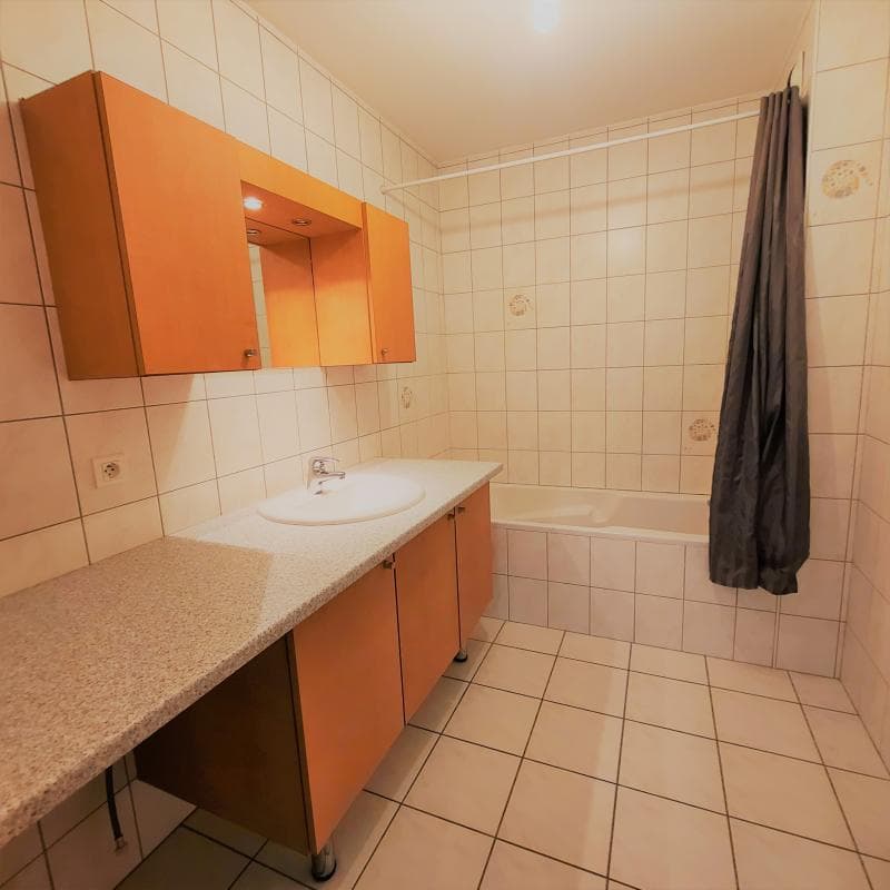 Spacieux F3 de 87m² au centre-village (6)