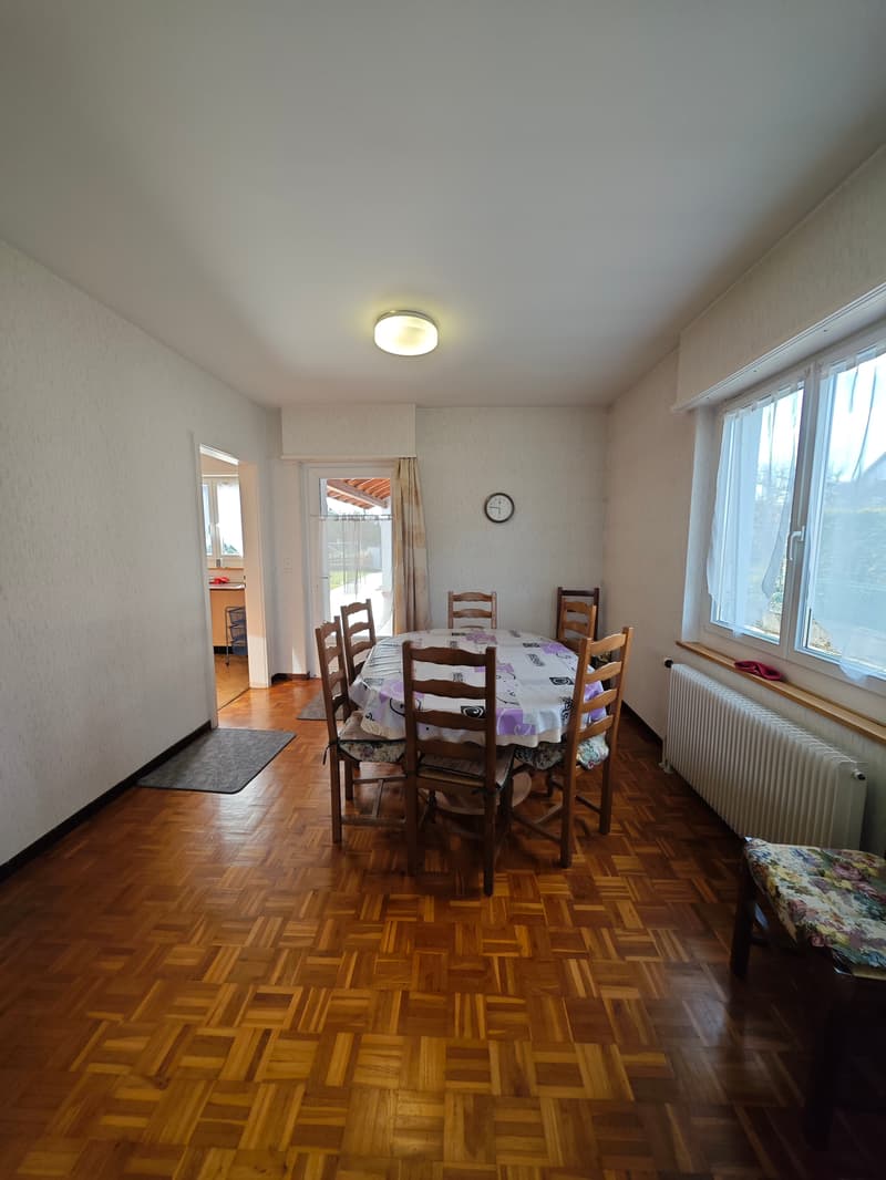 Maison familiale 5 chambres avec grand garage et jardin   Proche frontière suisse (7)
