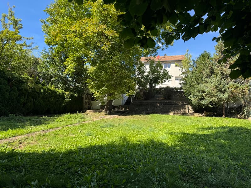 Belle maison familiale T.6 sur un terrain de 10,81 ares (1)
