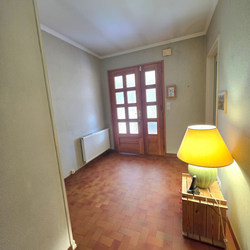 Maison de plain-pied dans un cadre verdoyant exceptionnel de 31 ares (6)