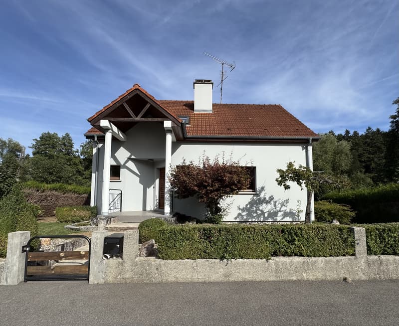 Jolie maison dans un cadre bucolique (1)