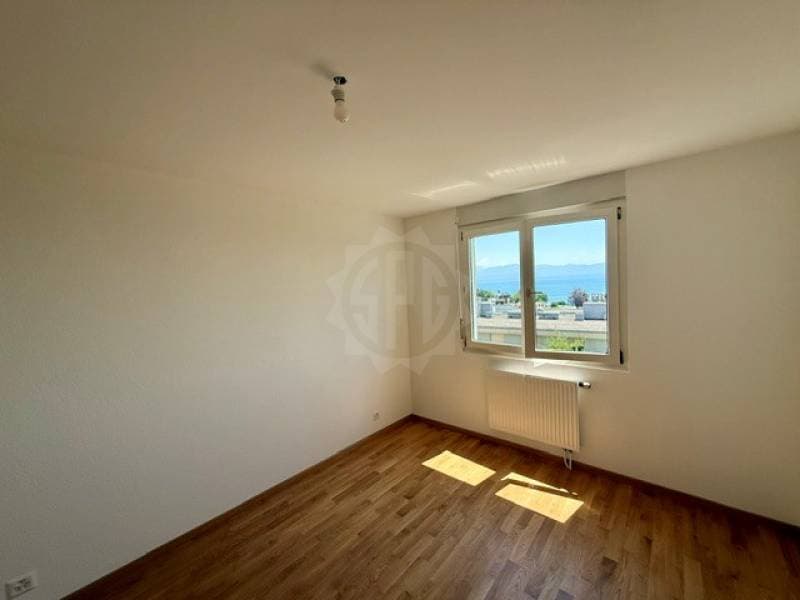 Bel appartement - Mont-sur-Rolle (5)