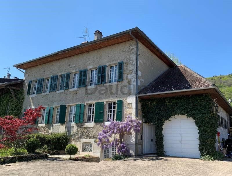 Charmante maison de 360 m2 au coeur de Divonne-les-Bains (1)