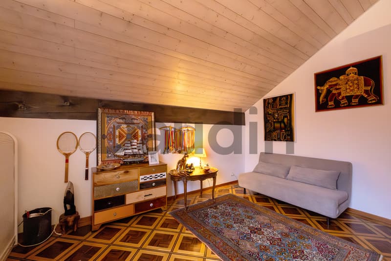 Magnifique villa d'architecte de 6 pièces dans un quartier résidentiel calme (9)