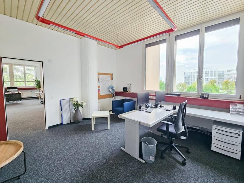 Bureaux/artisanal au 1er étage 234m² à vendre avec 6 places de parking intérieures (5)