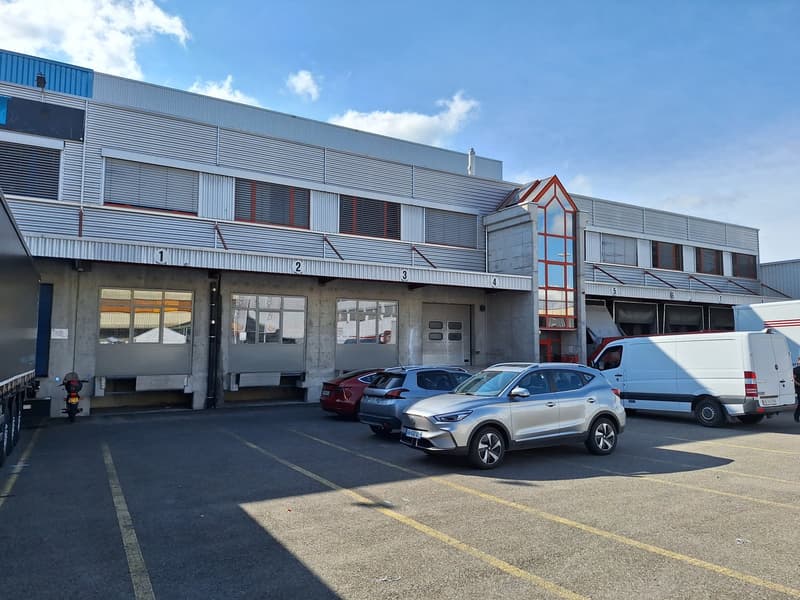 Surface de stockage / logistique - A LOUER (2)