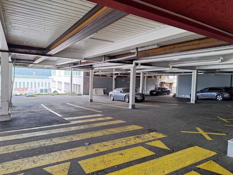 Dépôt de 263m2 à louer au centre de Cernier (2)