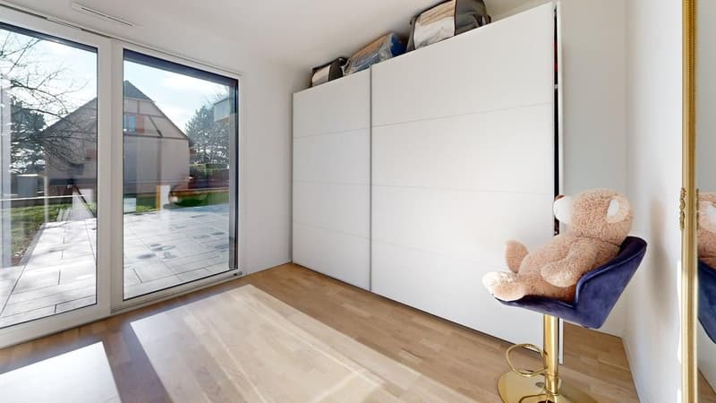 Modern single-storey house with high-end finishes and open views (9)