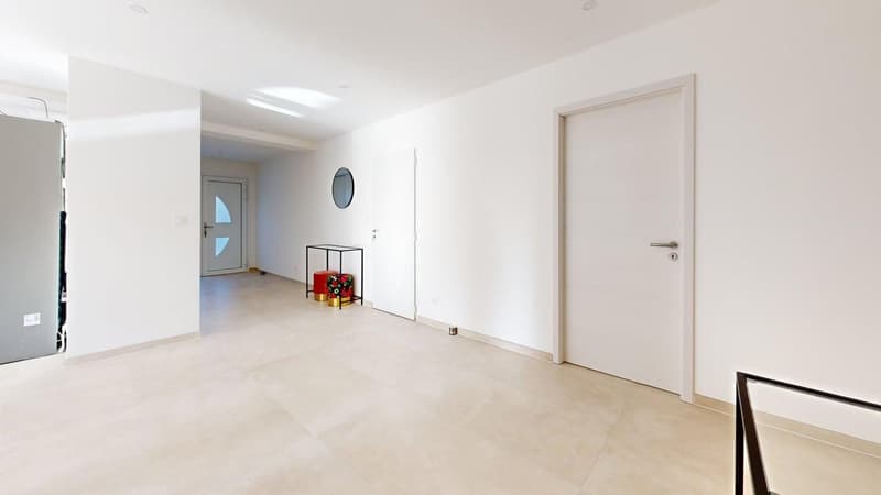 Modern single-storey house with high-end finishes and open views (7)
