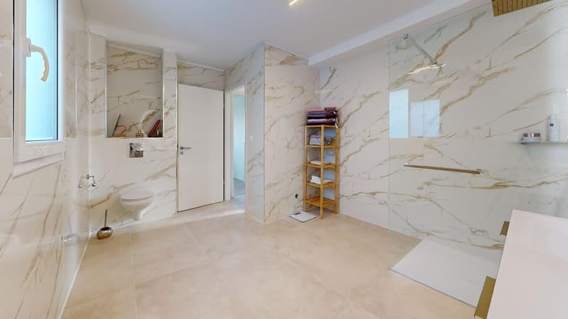 Modern single-storey house with high-end finishes and open views (6)