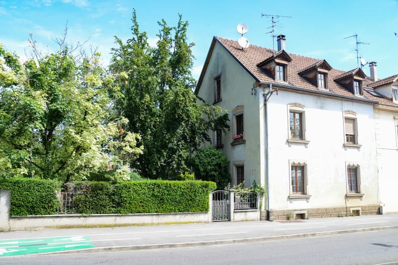 EXKLUSIVANGEBOT – CHARAKTERHAUS MIT GROSSEM POTENZIAL – IN DER NÄHE VON STADTZENTRUM UND BAHNHOF (1)
