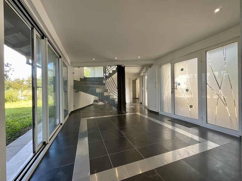 Außergewöhnliche Villa mit Gästehaus, Wellnessbereich und großem Park (6)