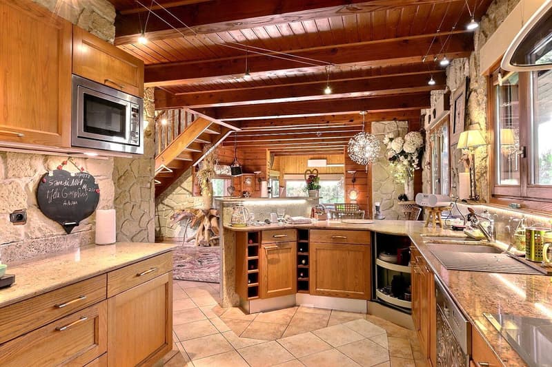 Canadian-style house – Absolute peace & high-end features (6)
