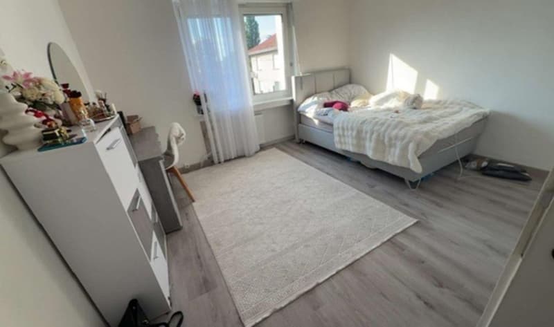 * : Furnished detached house 160 m² – 5 bedrooms – Garden – Garages – Saint-Louis (16)