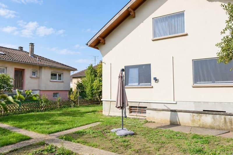 Spacious 5-Bedroom Family Home, 165 m², Full Basement and 3-Car Garage in Sausheim (5)