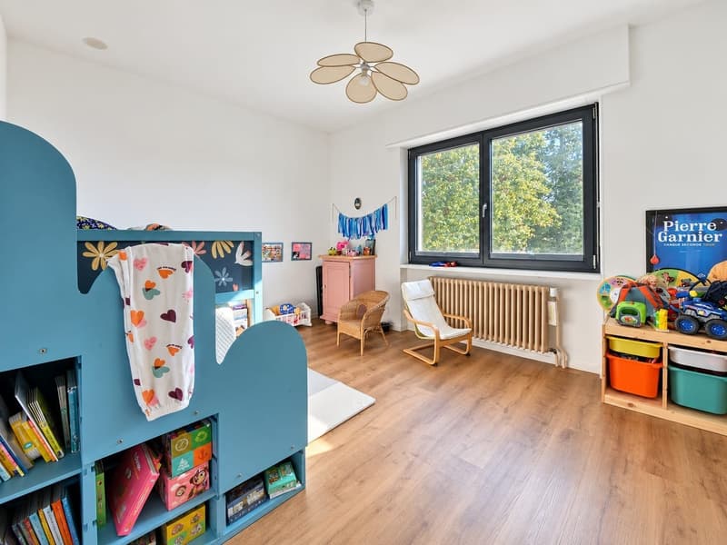 Spacious 5-Bedroom Family Home, 165 m², Full Basement and 3-Car Garage in Sausheim (16)