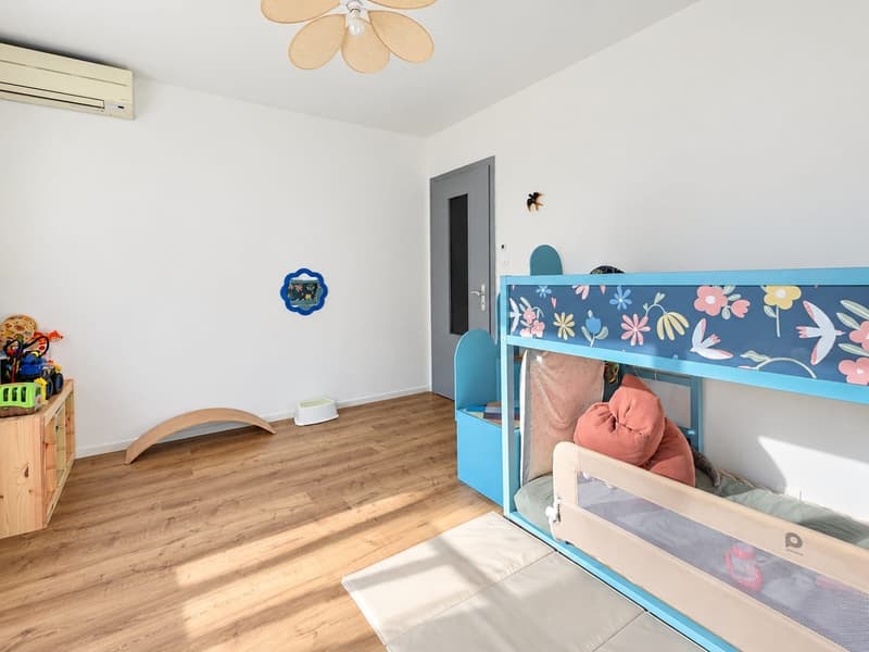 Spacious 5-Bedroom Family Home, 165 m², Full Basement and 3-Car Garage in Sausheim (17)