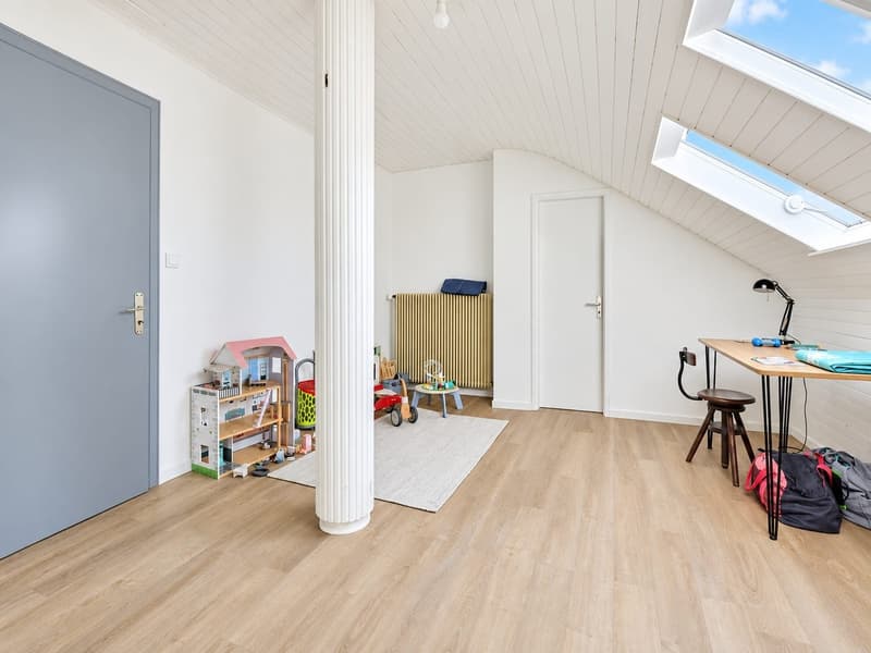 Spacious 5-Bedroom Family Home, 165 m², Full Basement and 3-Car Garage in Sausheim (24)