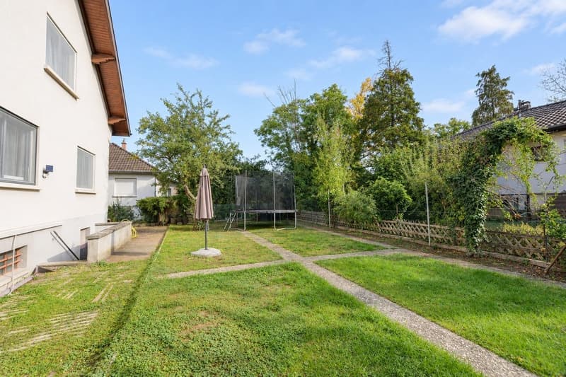 Spacious 5-Bedroom Family Home, 165 m², Full Basement and 3-Car Garage in Sausheim (7)