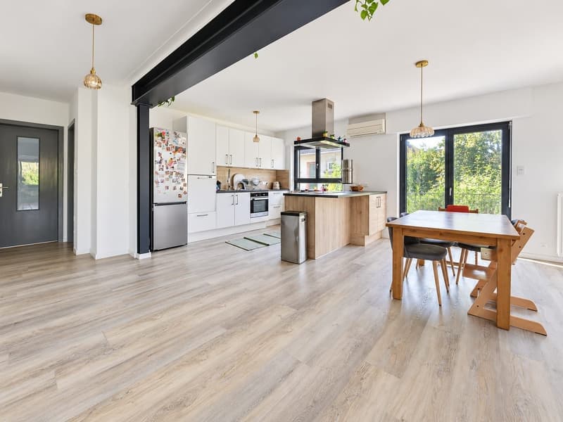 Spacious 5-Bedroom Family Home, 165 m², Full Basement and 3-Car Garage in Sausheim (12)