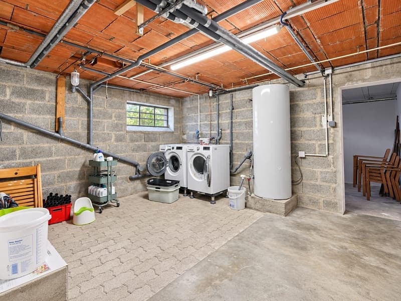Spacious 5-Bedroom Family Home, 165 m², Full Basement and 3-Car Garage in Sausheim (29)