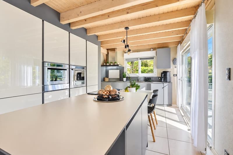 Contemporary 160 m² chalet on 1.56 hectares of land with equestrian facilities (8)