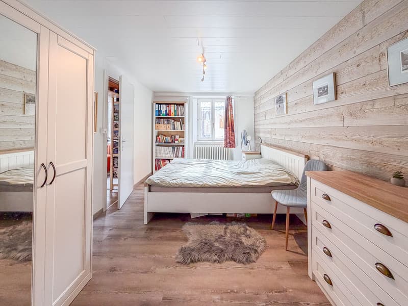 Rez inférieur - appartement rénové de 2.5 pièces