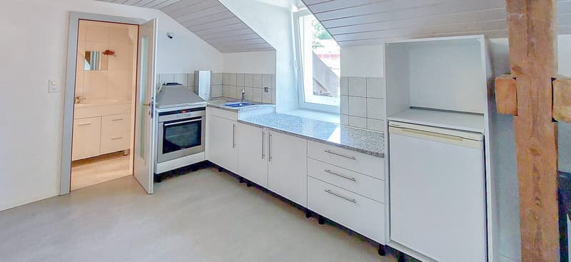 Studio d'env. 30 m2   Idéal pour étudiant/e (4)