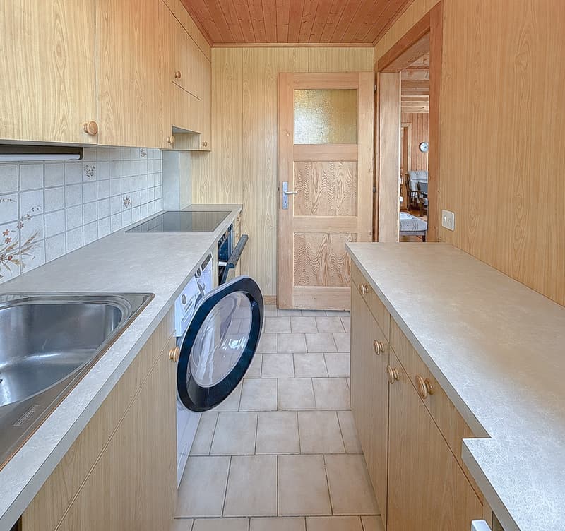 Rez-de-chaussée, cuisine équipée