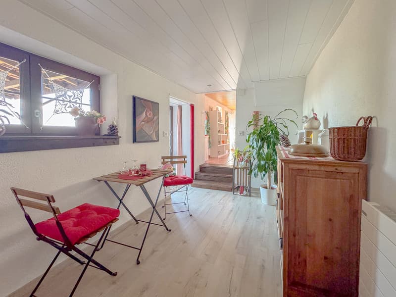Duplex de 5 pces au rez - hall