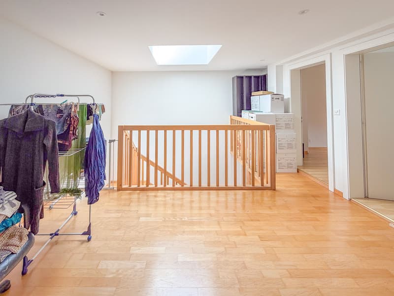 2ème étage - Grand espace ouvert avec puits de lumière