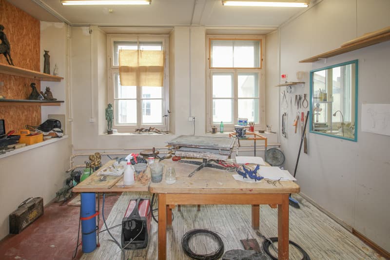 Local d'env. 38 m2  au centre de Ste-Croix (8)