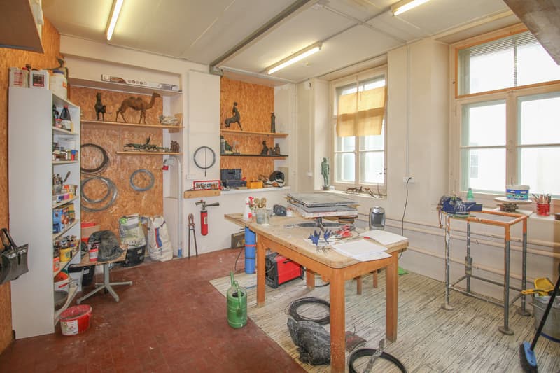 Local d'env. 38 m2  au centre de Ste-Croix (3)