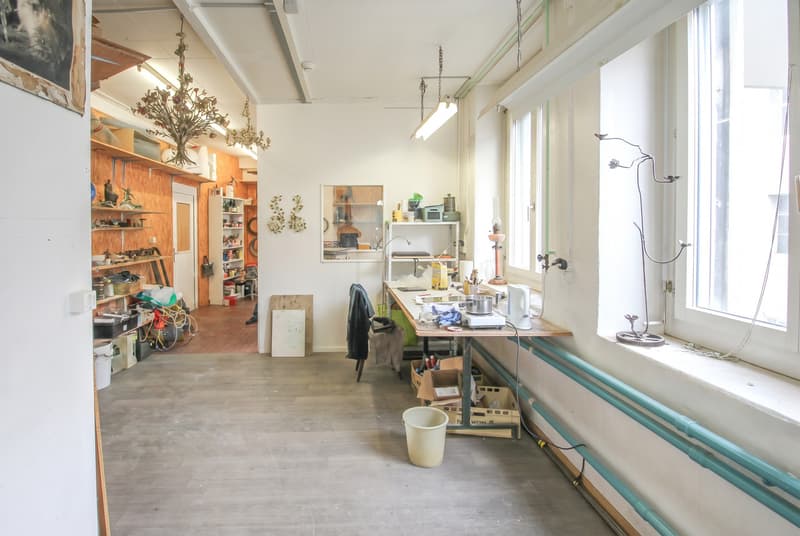 Local d'env. 38 m2  au centre de Ste-Croix (6)