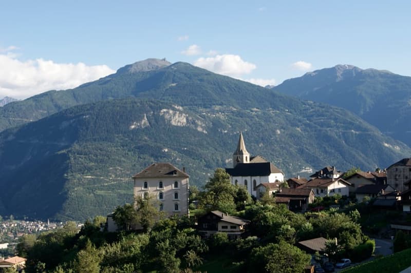 ENTRE SIERRE ET CRANS-MONTANA - VUE - TERRAIN À BÂTIR (3)