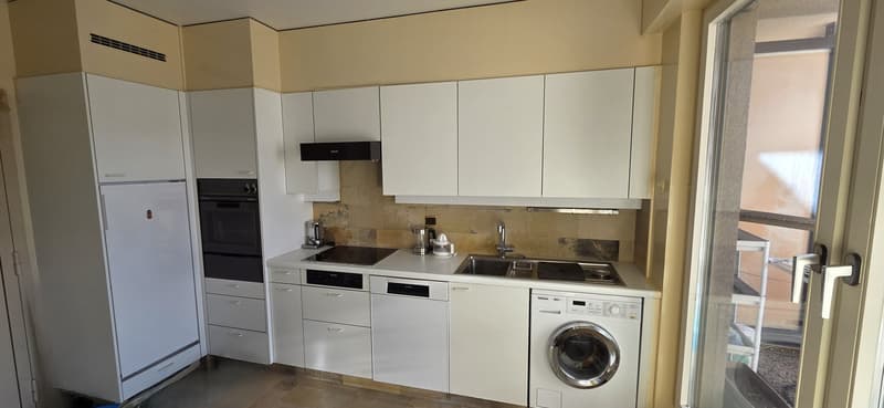 Emplacement unique pour ce superbe appartement en étage proche de toutes les commodités (4)