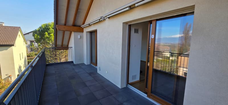 Superbe et unique appartement duplex en attique à Bernex (4)