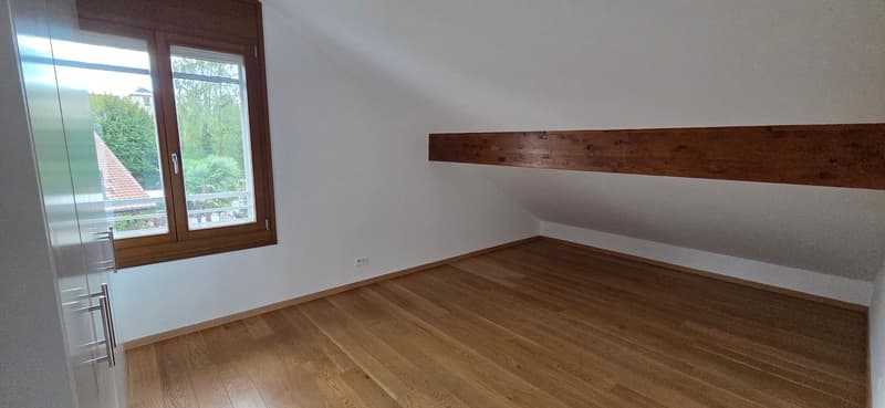 Superbe appartement en attique de 7.5 pièces à Bernex (13)