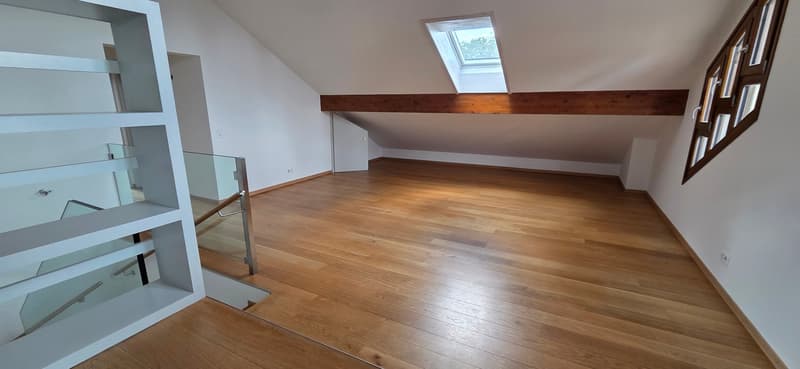 Superbe appartement en attique de 7.5 pièces à Bernex (11)