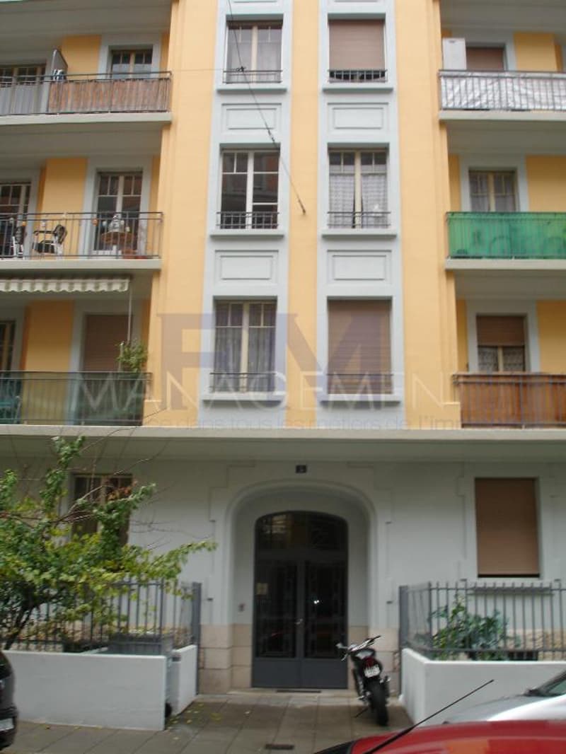 Rue des Lilas - 4,5 pièces d'env. 89 m² au 3ème étage (1)